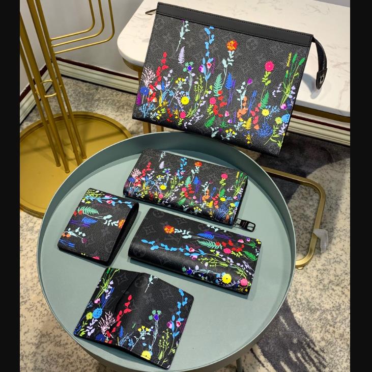 2019 LV NEW WALLETS