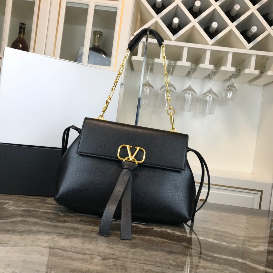 Valentino womens new handbag size: 36*10*23cm  6617 