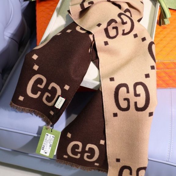 GUCCl scarf