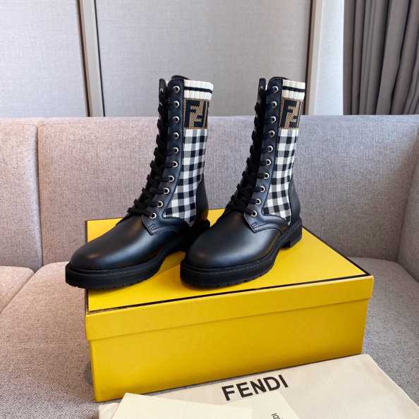 FENDl boots 231204
