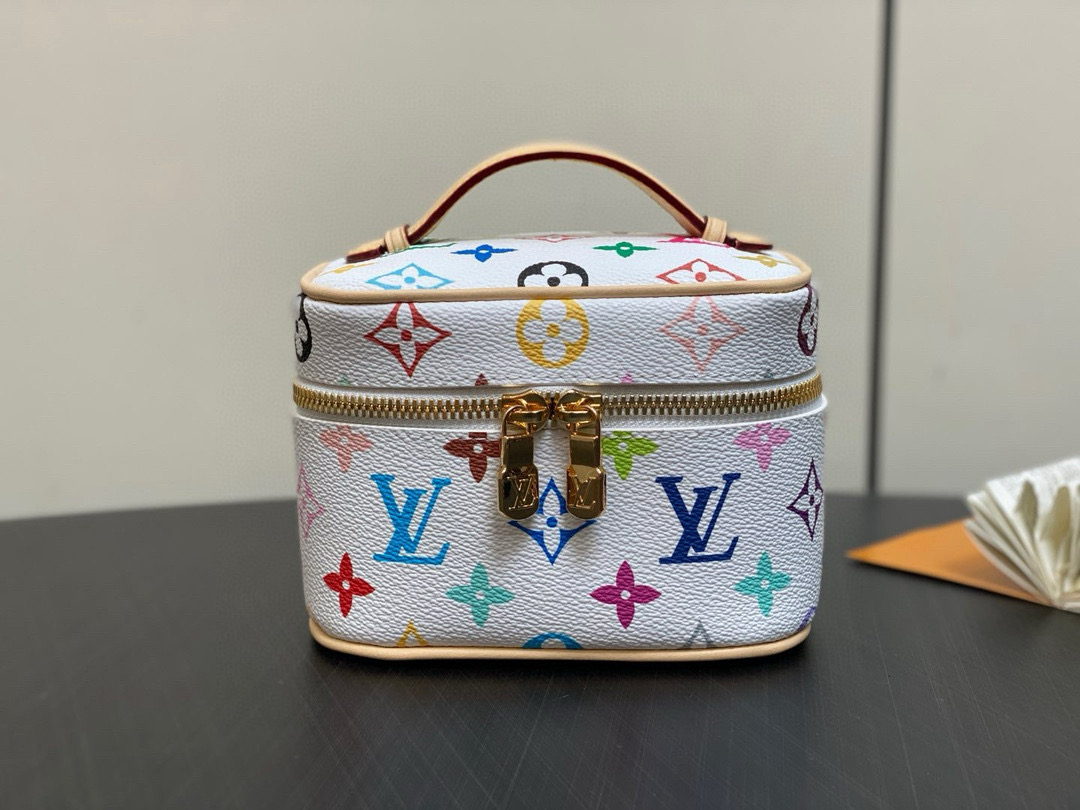 L\V new womnes handbag 250519