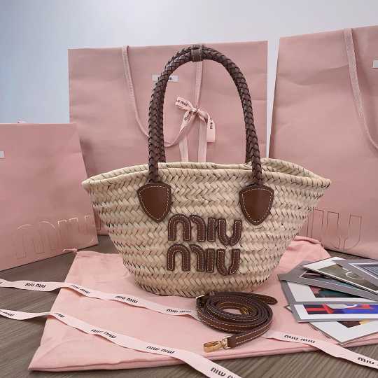 MIUMlU new handbag 250526