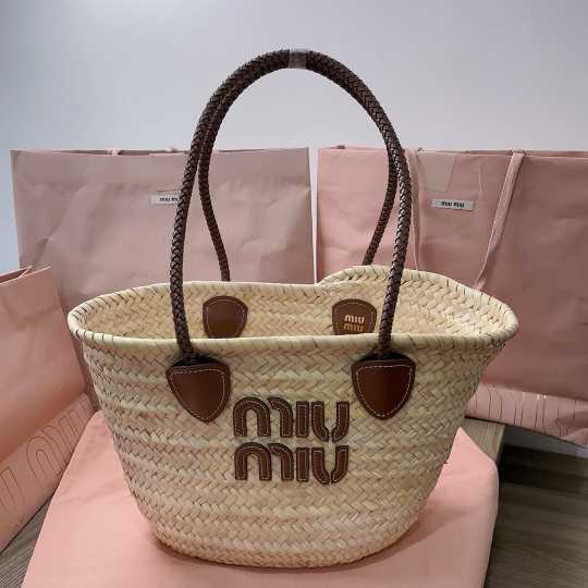 MIUMlU new handbag 250526