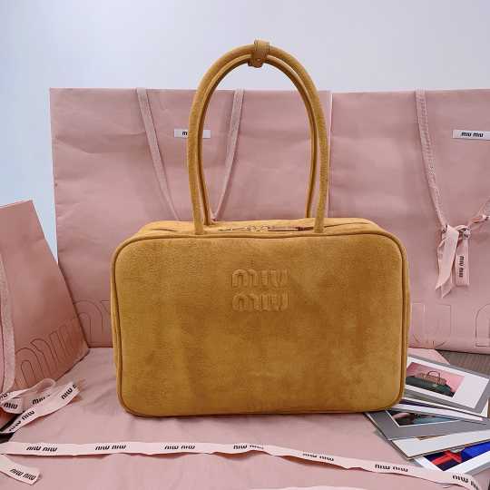 MIUMlU new handbag 250526