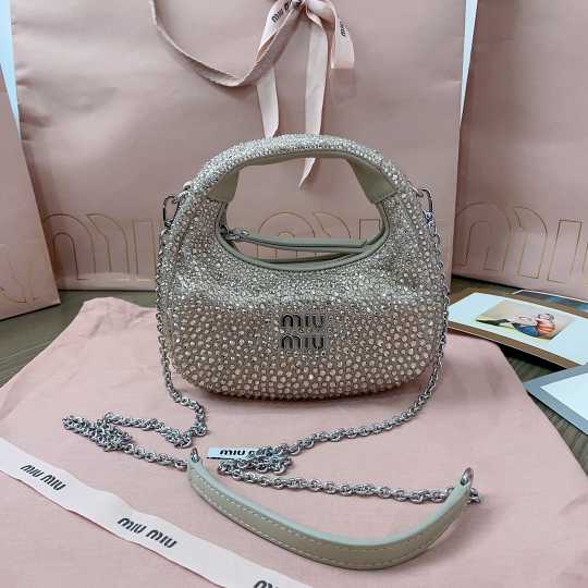 MIUMlU new handbag 250526