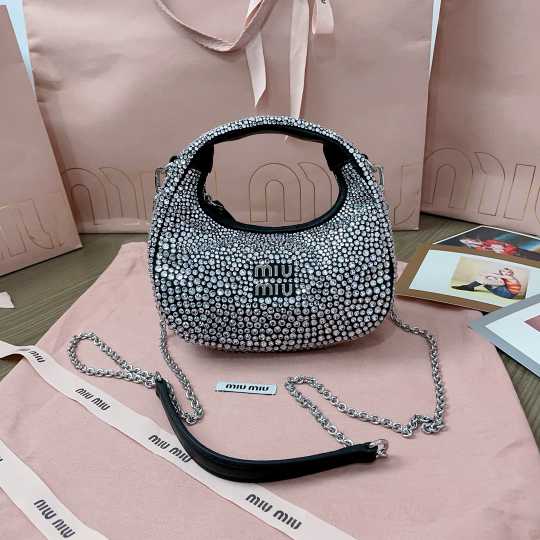MIUMlU new handbag 250526