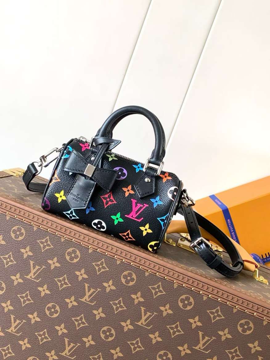 L\V NEW WOMENS HANDBAG 250731