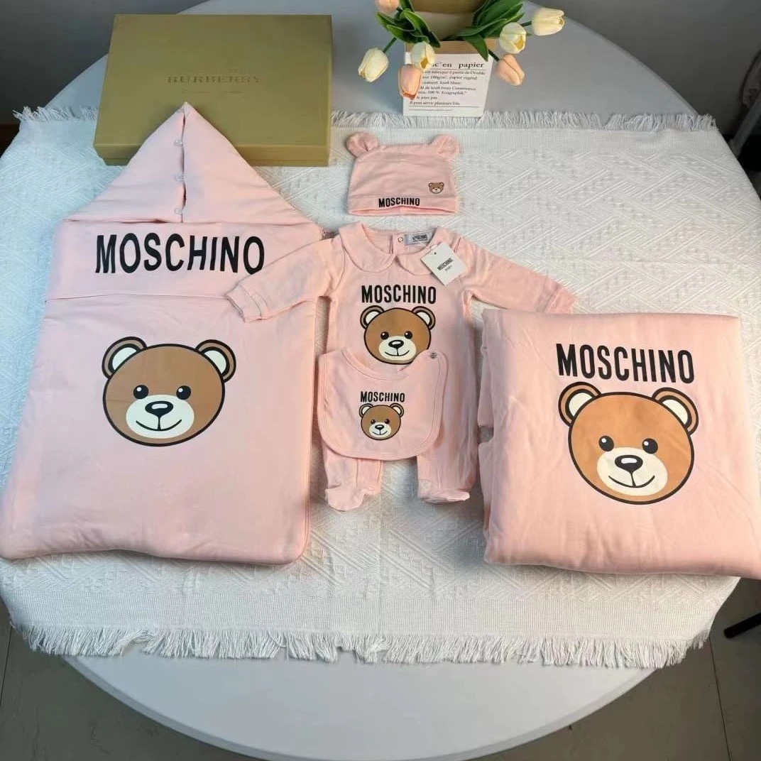 Baby clothing 260113