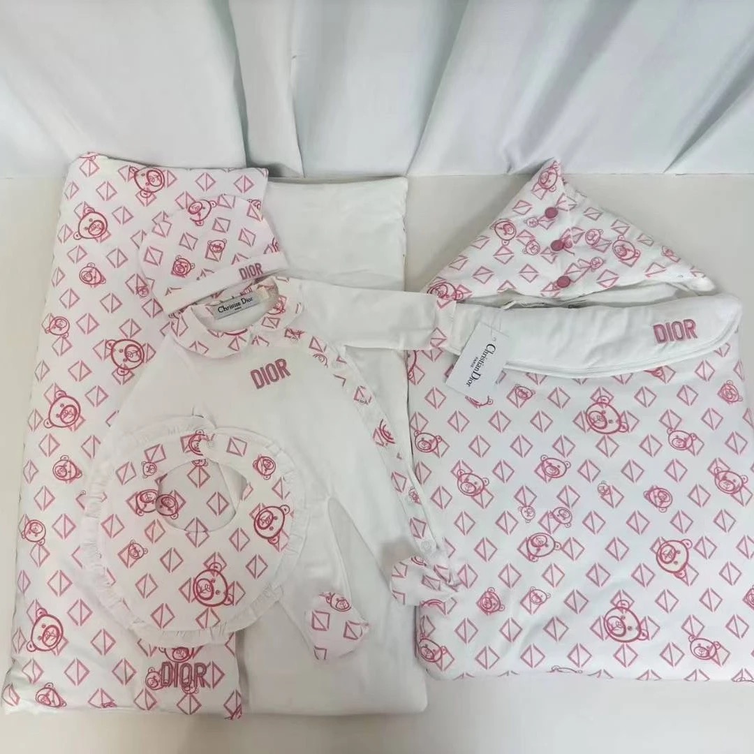 Baby clothing 260113