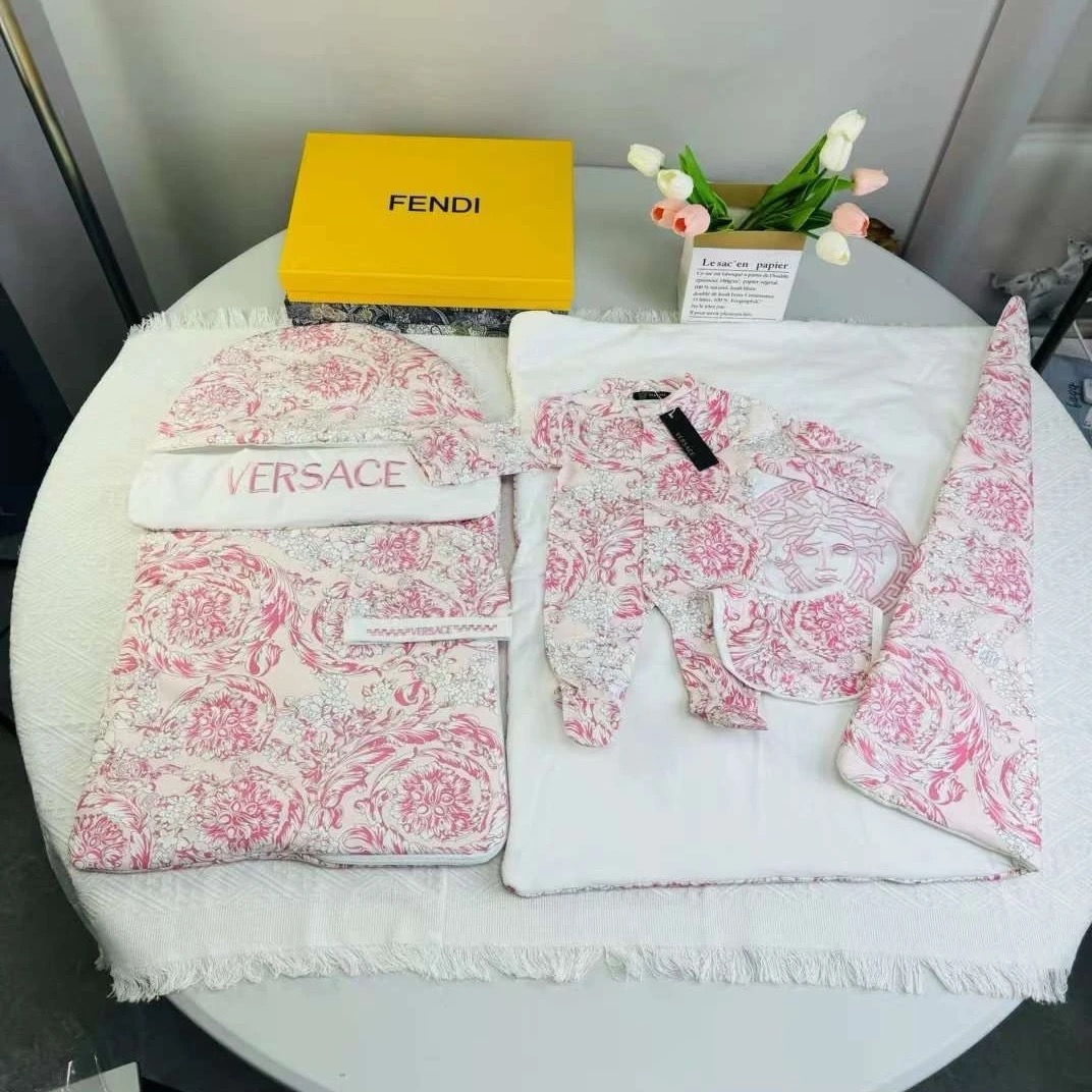 Baby clothing 260113