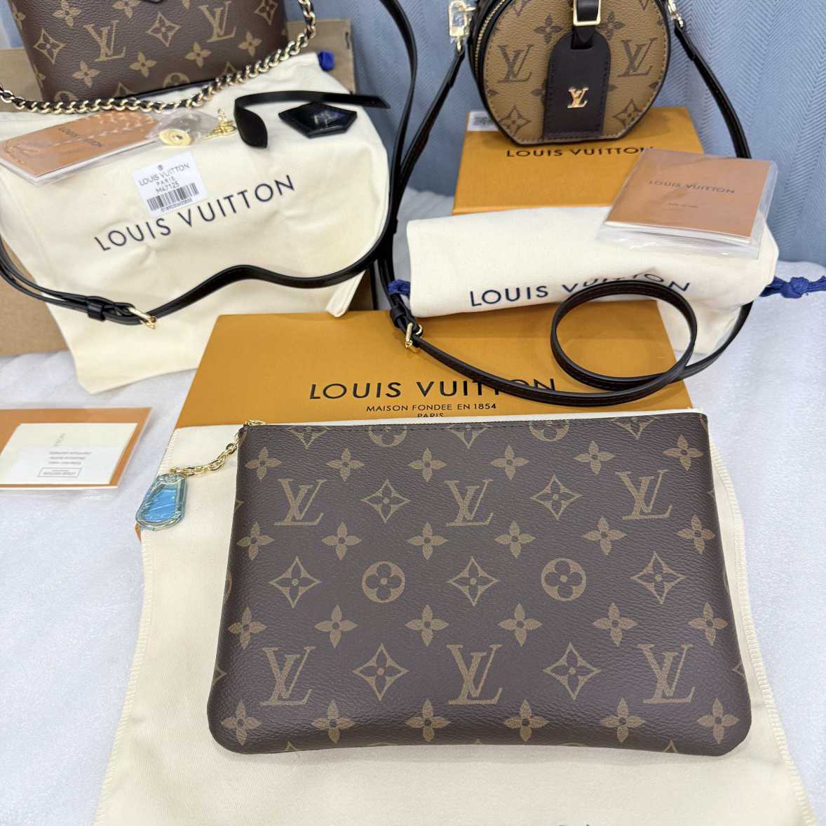 M13560 Pochette Cles 24?15.5?1cm