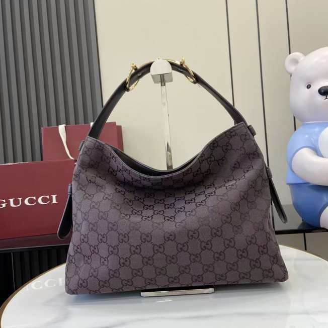 GUCCI womens handbag new 260201