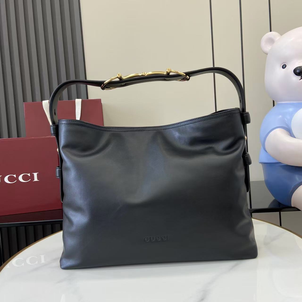 GUCCI womens handbag new 260201