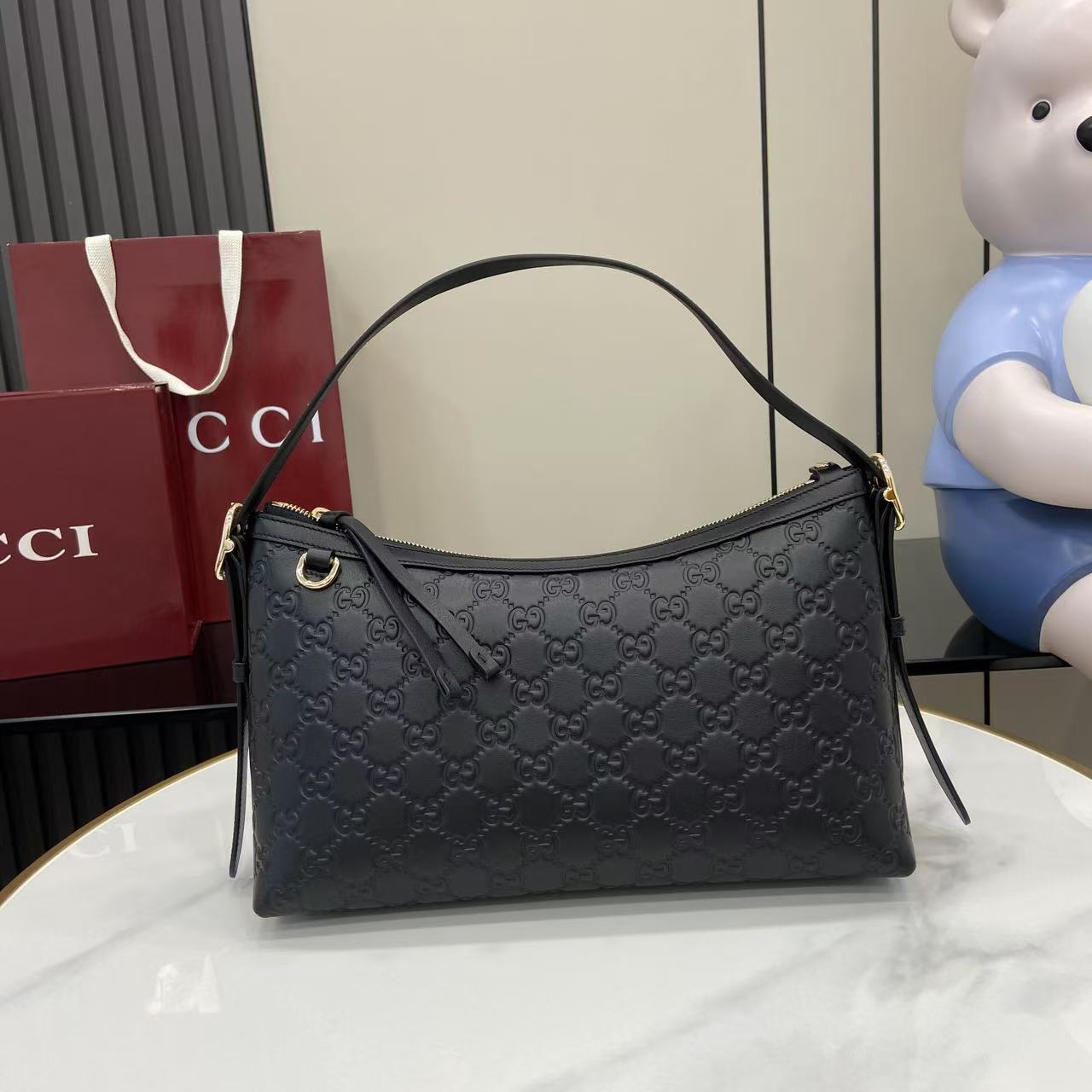 GUCCI womens handbag new 260201