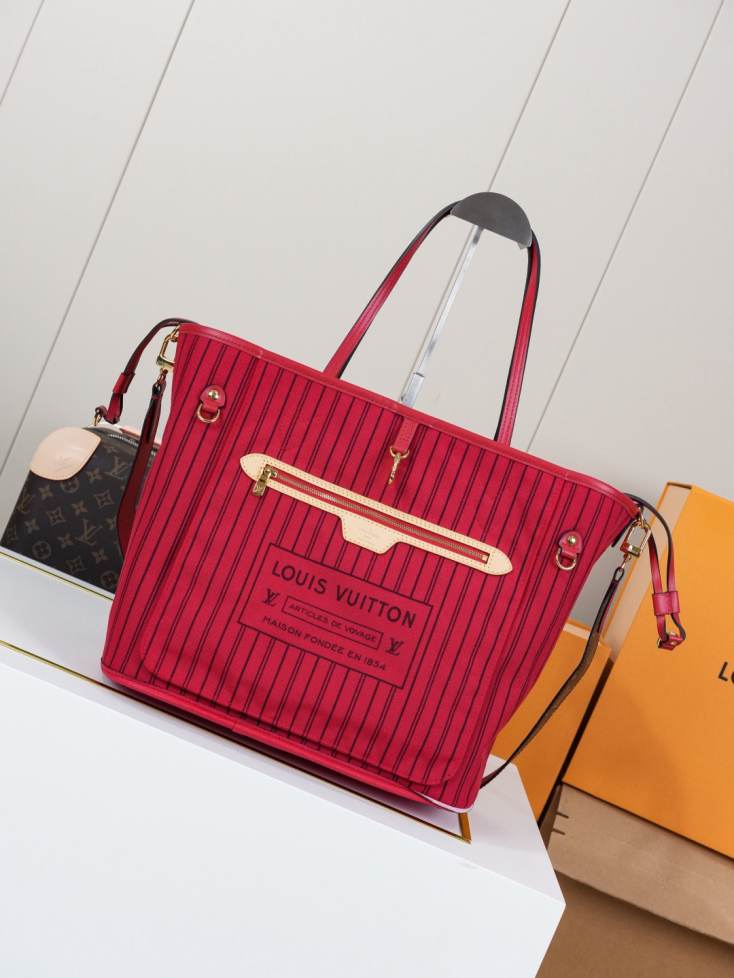 L\V NEW WOMENS HANDBAG 260407