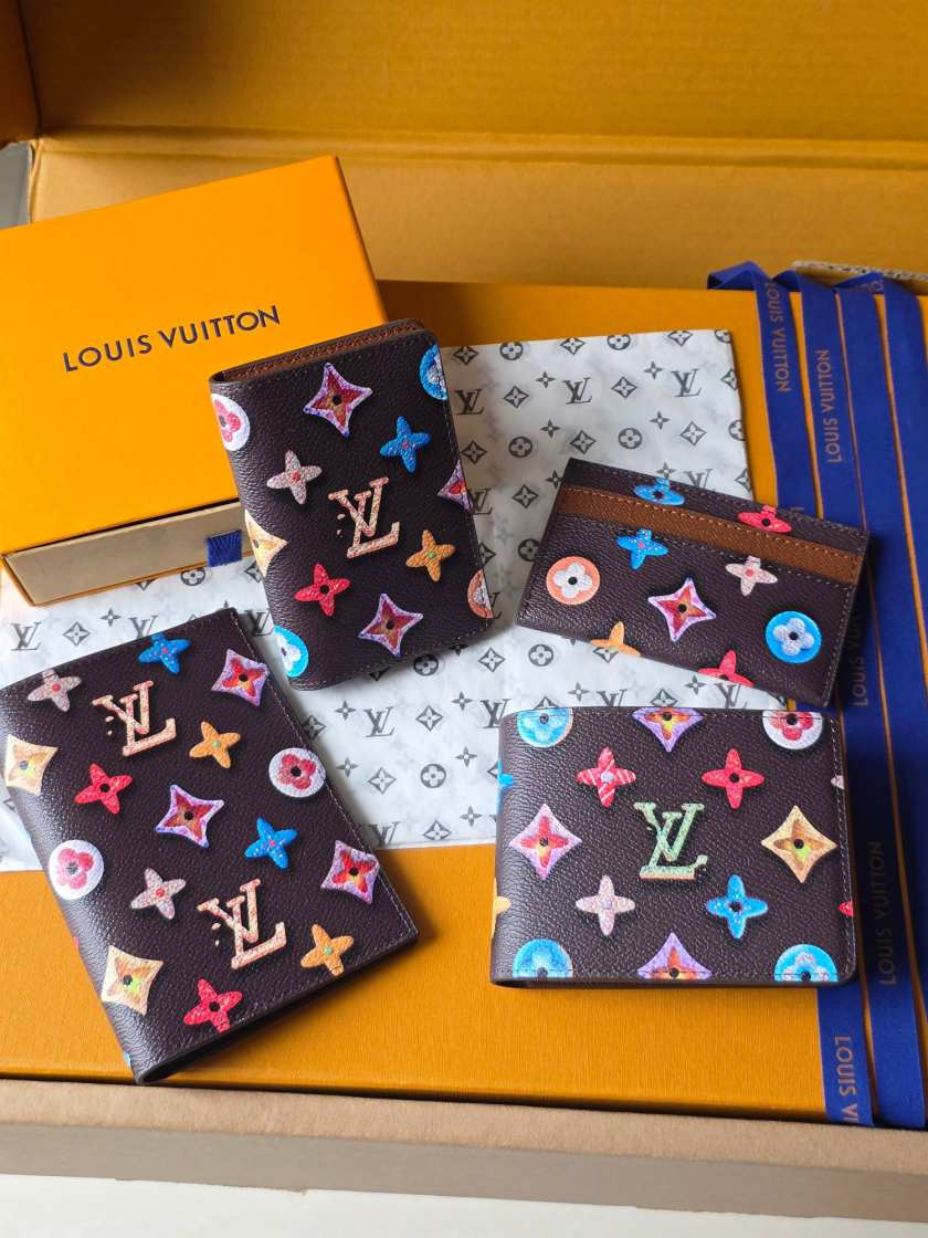 L\V new wallets 260408