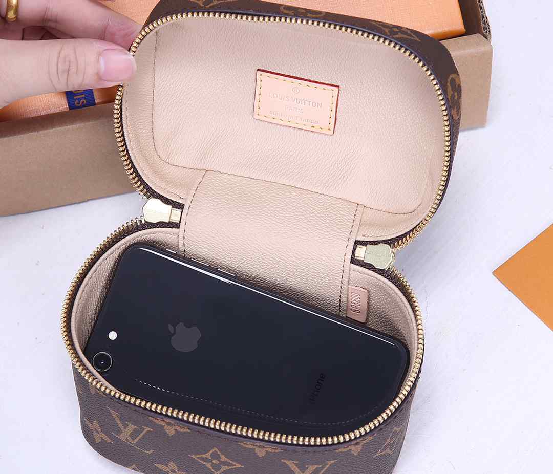 Shop Louis Vuitton Nice jewelry case (M43449) by design◇base