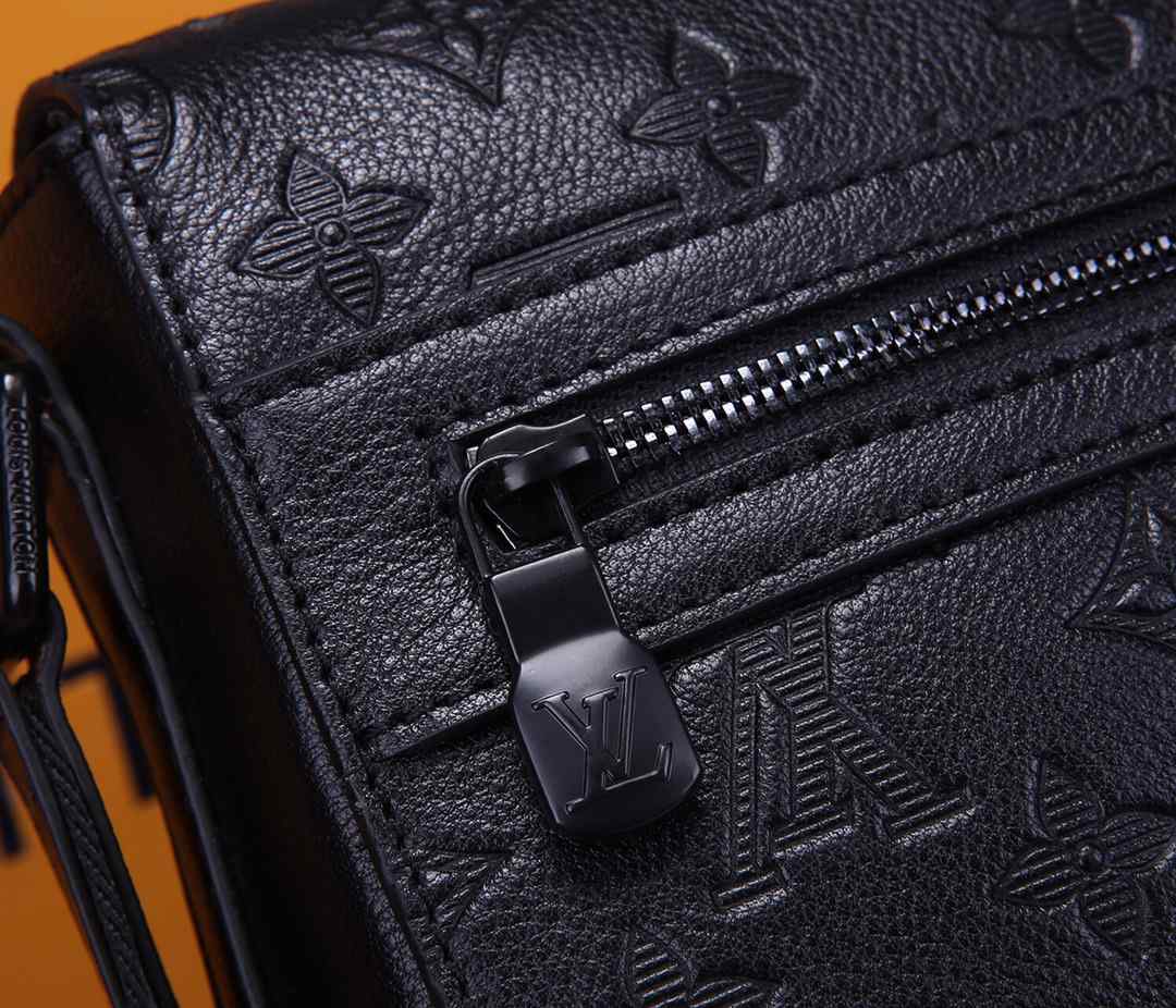 Louis Vuitton Sprinter Messenger Monogram Shadow Black/Leather/Black/M44729